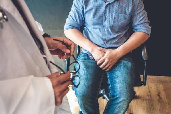 vīrietis ar prostatīta simptomiem pie ārsta